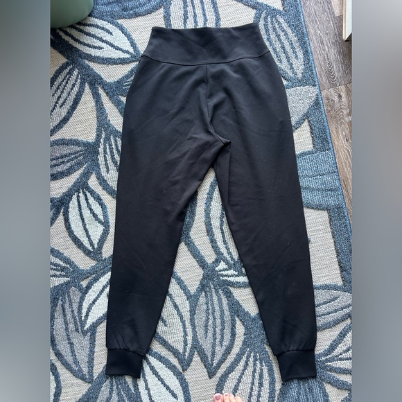 ASSETS by Spanx Ponte Shaping Jogger Black Leggings Pants - Picture 3 of 5